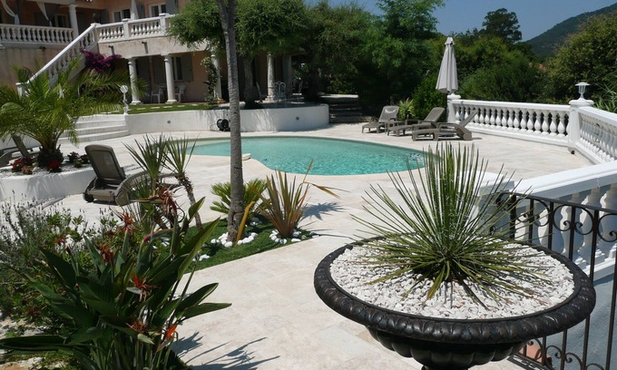 Les Restanques Villa | Villa 800m sea view from the beach near St Tropez