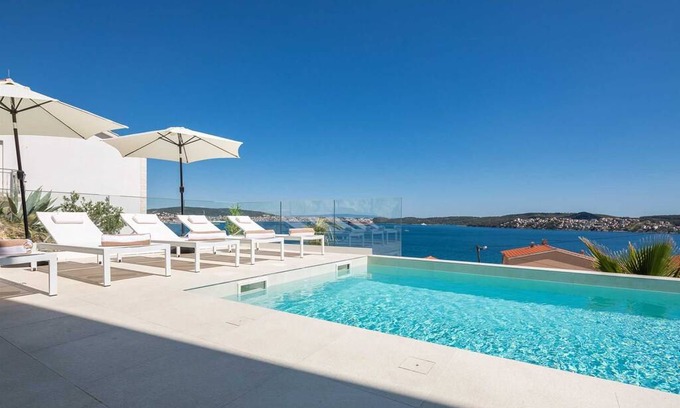 Seget Donji Villa | Villa Adria View with Heated Pool I