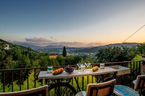 Ciciana Villa | Villa Alice, panoramic stone farmhouse to sleep 10