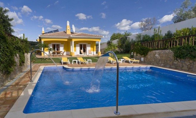 Pata de Cima Villa | Villa Amarela