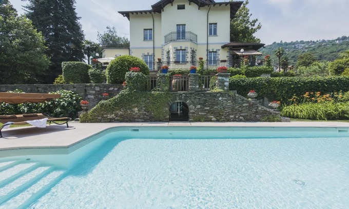 Carciano Villa | Villa Angela with pool and lake view