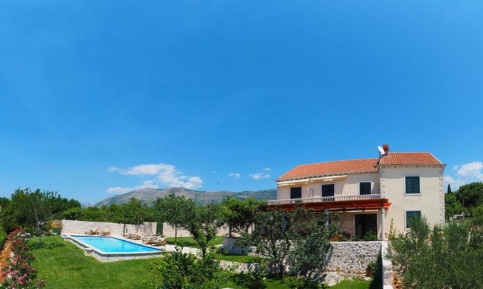 Mocici Villa | Villa Antonija - Four-Bedroom Villa with Terrace and Private Pool