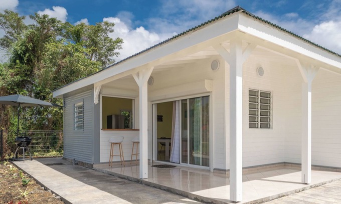 Grand-Bourg Villa | Villa Aura with great view and lush vegetation. Ideal for 4 people.