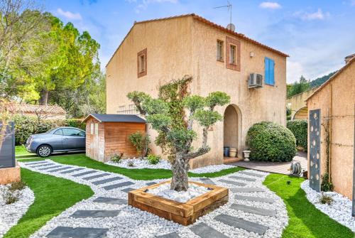 Le Tholonet Villa | Villa Cabrie in Tholonet