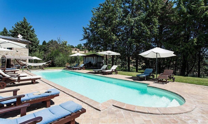 Ramazzano Villa | Villa Campanella: A characteristic and welcoming two-story age-old farm house surrounded by the greenery, with Free WI-FI.