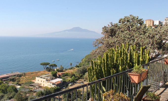 Seiano Villa | Villa Capri Top Tours Positano Capri and Pompeii in 3 days