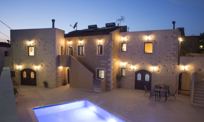 Kirianna Villa | Villa Cardia an old mansion close to the sea, downtown Rethimno and Arkadi