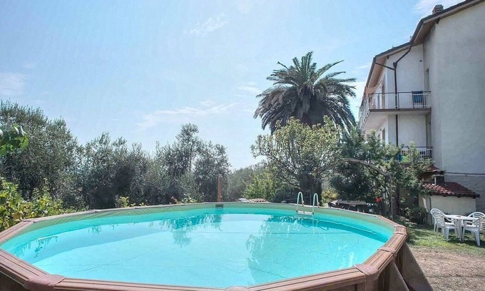 Pietra Ligure House | Villa Carol: A graceful apartment that is part of a villa in a quiet position, located on a hillside above the sea, with Free WI-FI.