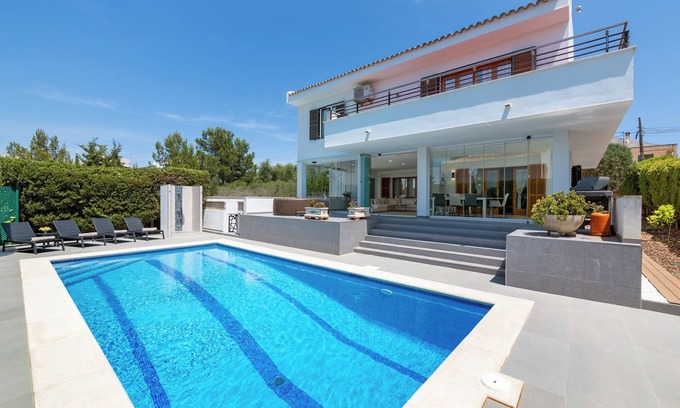 Badia Blava Villa | Villa Casa Kristel Mallorca with pool, whirlpool, sea view, home office