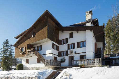 Cortina d'Ampezzo Historic Centre Apartment | Villa Casanova - Stayincortina