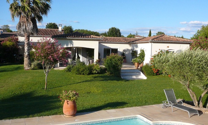 Moussac House | Villa Cigalo with private pool and electric vehicle charging station