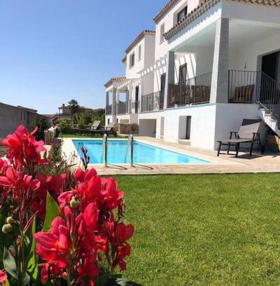 San Lorenzo Villa | Villa con piscina Vista mare 12 posti letto by budoni affitti