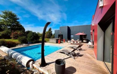 Villebret House | Villa Contemporaine Piscine Jacuzzi