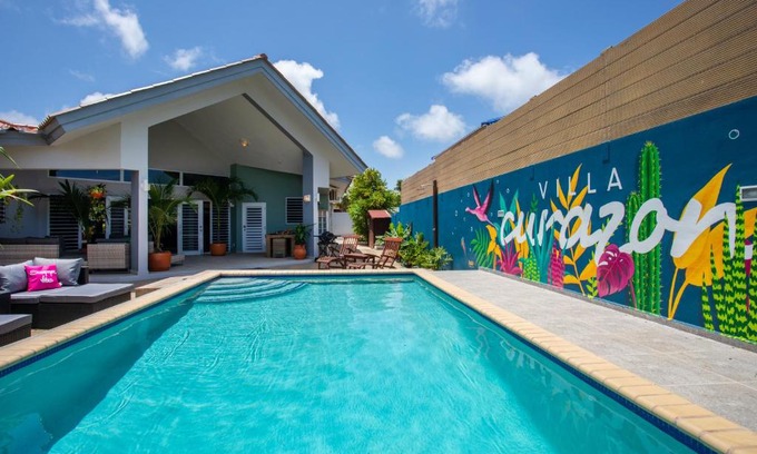 Jan Thiel Villa | Villa Curazon met privézwembad vlakbij het strand!