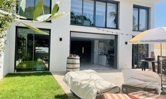 Perols Villa | Villa D'architecte Avec Piscine à 10 min de la mer