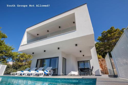 Komarna Villa | Villa Danny