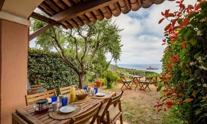 Le Dramont Villa | Villa Dans le Village de Cap Esterel, Sport et Nature