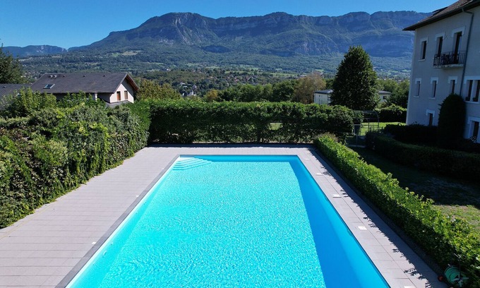 Tresserve Villa | Villa de 180 m² Pour 12 Personnes Avec Piscine Communautaire