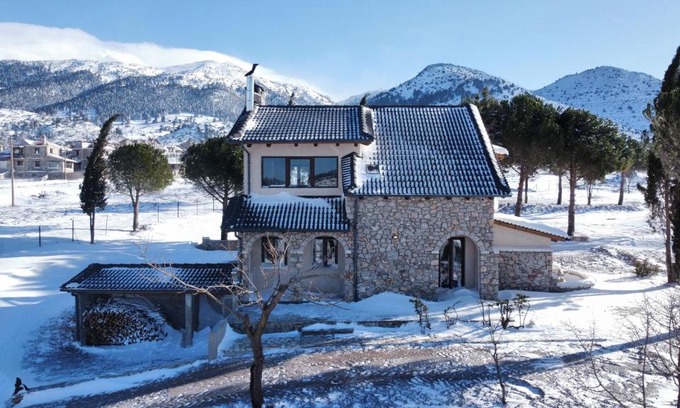 Arachova Villa | Villa Dianne - Your Home in Mount Parnassos