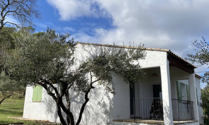 Lorgues Villa | Villa Domaine Estello au Calme à la Campagne Dans un Domaine Viticole