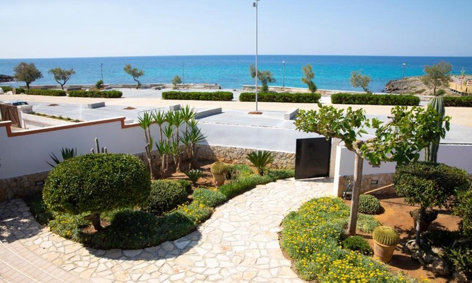 Capilungo Villa | Villa Eleonora con piscina Fronte Mare