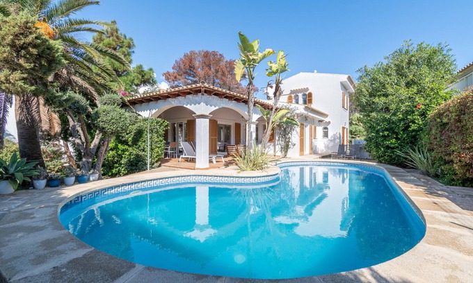 Cala Serena Villa | Villa 'Estrelitzia' with Private Pool, Wi-Fi and Air Conditioning