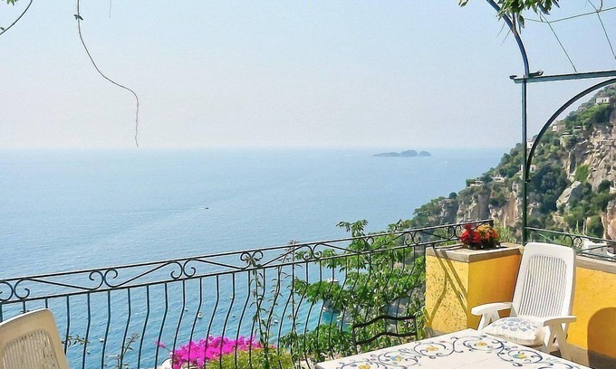 Positano Villa | Villa Eunice: A splendid two-story villa located on the high coast in front of the sea, with Free WI-FI.