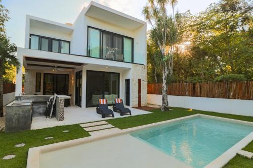 Akumal Villa | Villa Familiar con Alberca Privada en Tulum Country Club Riviera Maya