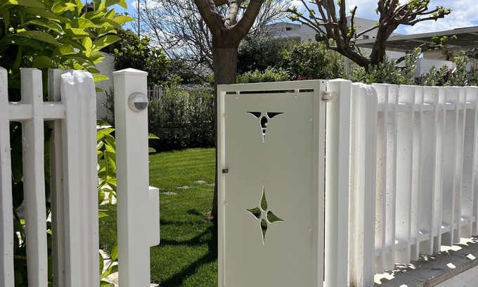 Savelletri Apartment | Villa Giorgia, with large garden 50 meters from the beautiful sea of Savelletri.