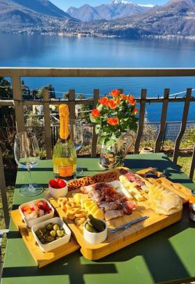 Perledo Villa | Villa gli Ulivi - Calafate Lake & Mountain View