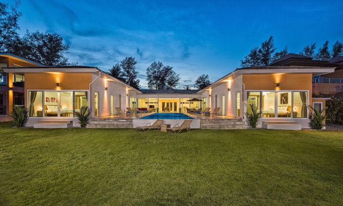 Klong Son Villa | Villa Gold Shore Beachfront with Private Pool, A/C, WiFi, Gym near Restaurant