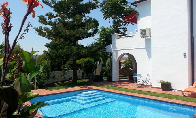 El Vendrell Villa | Villa Habana: Genuine Villa with a private pool and an outstanding garden
