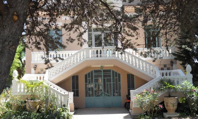 Combas House | Villa Hanna chambres et table d'hôtes