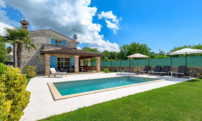 Visnjan Villa | Villa Ida with pool in Visnjan, Istria