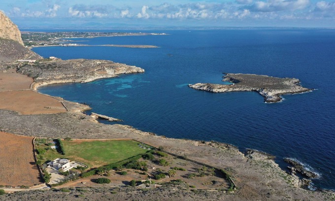 Favignana Villa | Villa in Favignana with 6 bedrooms sleeps 12