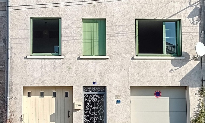 Brantome-en-Perigord Villa | Villa in the center of Brantôme with terrace + garage