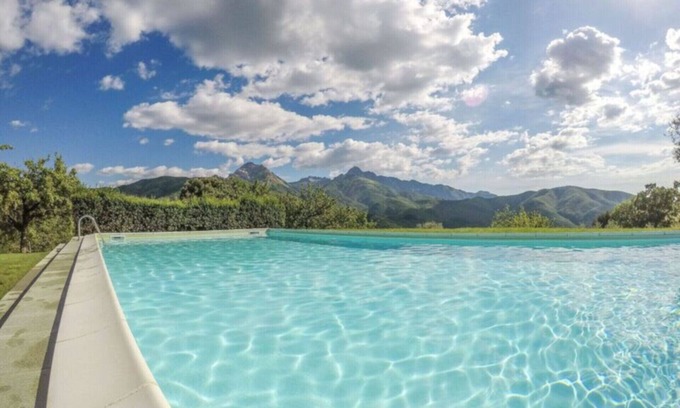 Casone Carpinelli House | Villa in Tuscany, Garfagnana. For 14 pax, parking, Wi-Fi and garden