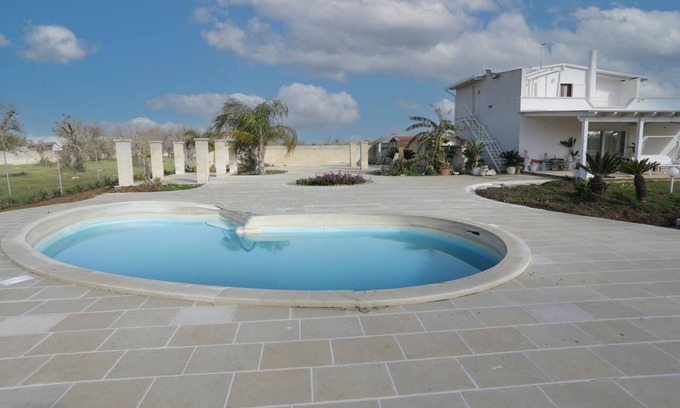 Leverano Apartment | VILLA INDIPENDENTE CON PISCINA