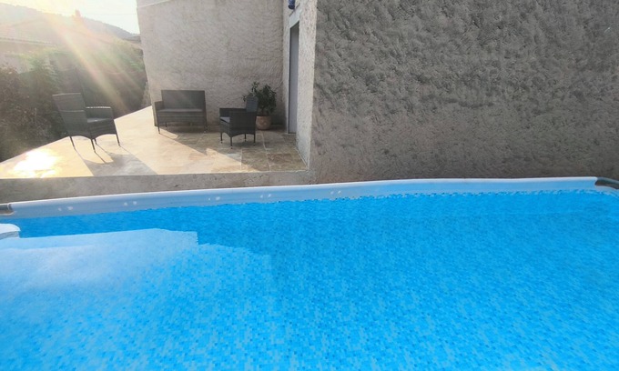 Le Luc Villa | Villa Juju