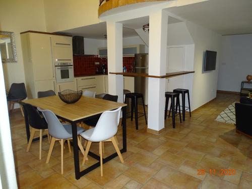 Etoile-sur-Rhone House | Villa LA BELLE ETOILE