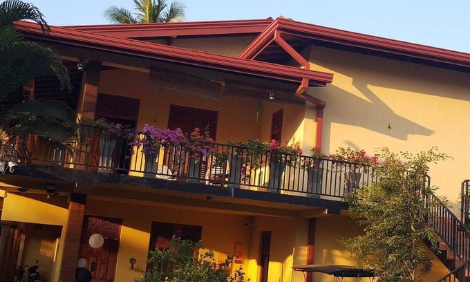 Ekala Bed & Breakfast | Villa La Grace (Kotugode) as transit accommodation for exploring the island of Sri Lanka