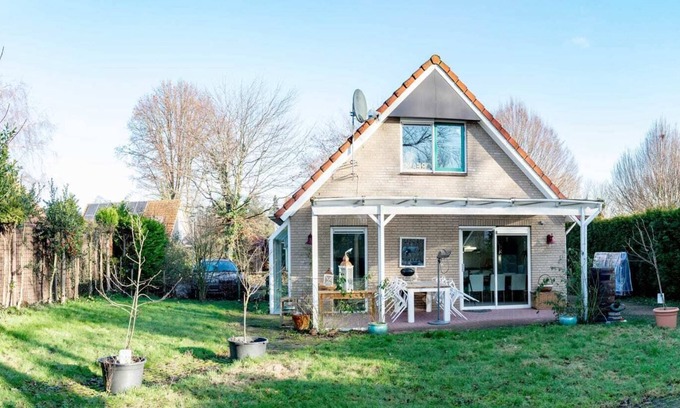 Wijchen House | Villa Lola Summary: V