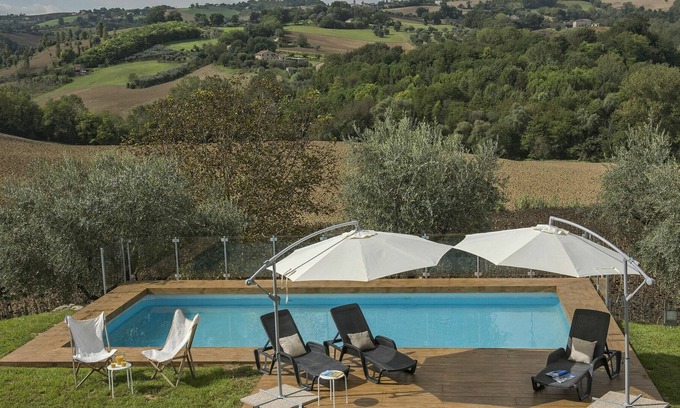Monteleone di Fermo Villa | Villa Loreta - Vacation villa rental with private pool in Marche
