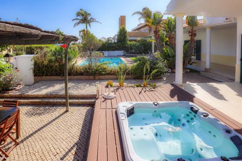 Castelo Villa | Villa Mar Ali - JACUZZI - 400m from the beach - BY BEDZY