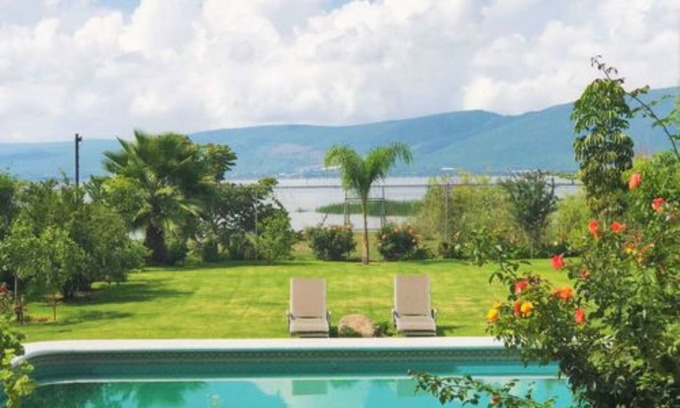 Jocotepec House | Villa Meli1 by Kivoya