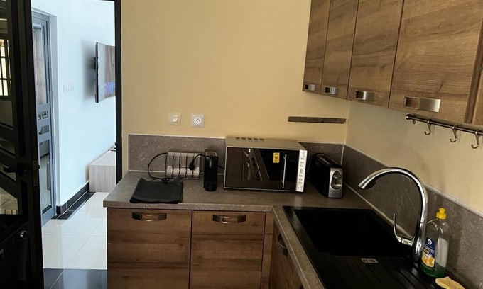 Abomey-Calavi Villa | Villa Meublée à Arconville à 10mn D'erevan Calavi