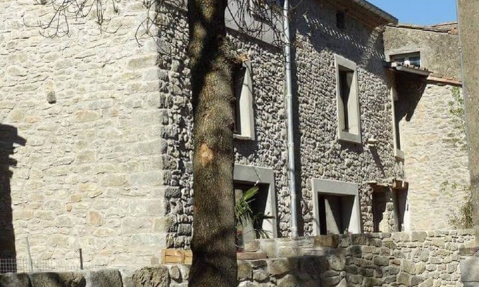 Mas-des-Cours House | Villa Misanid, large family home 15mm from the medieval town of Carcassonne.