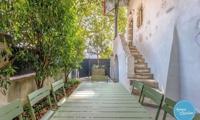 Veyrier-du-Lac Villa | Villa Mont Baron – Lake View & 4 Suite Bedroom