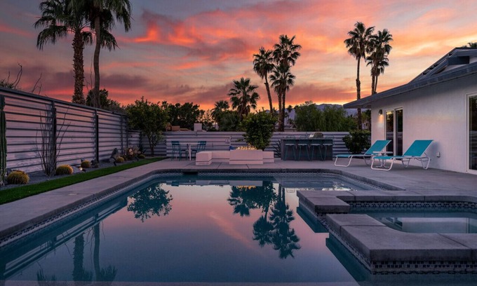 Vista Norte Cabin | Villa Mosaic | Vibrant Palm Springs Retreat
