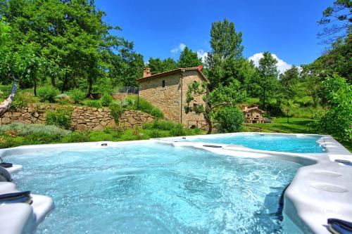 Pieve di Chio Villa | Villa Mulino by PosarelliVillas